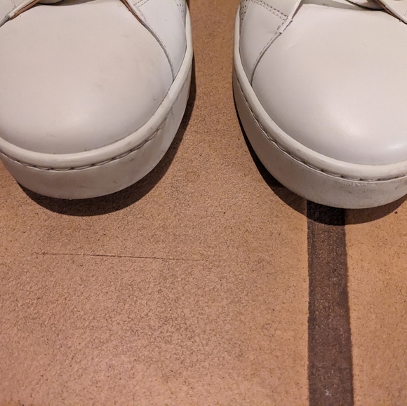 Magnanni Mens Perforated Leather Sneaker Size 13 EUC - Picture 2 of 7